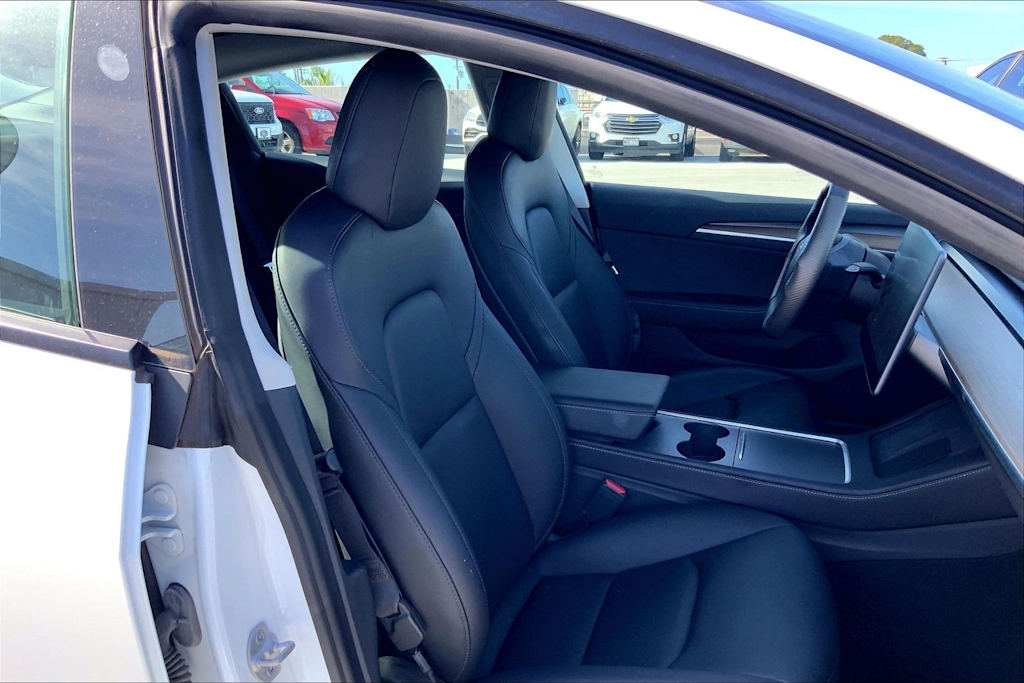 Thumbnail: 2021 Tesla Model 3 - 11