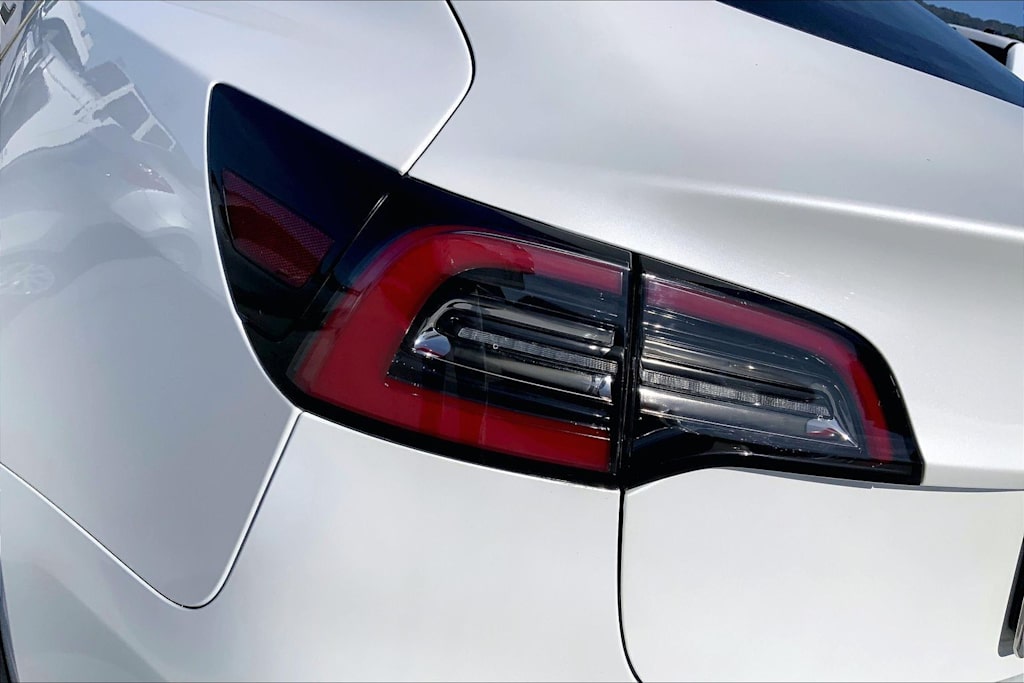Thumbnail: 2021 Tesla Model 3 - 32