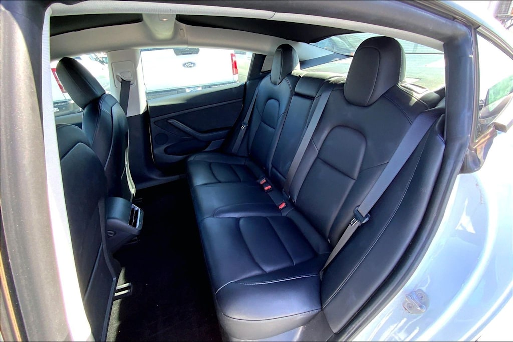 Thumbnail: 2021 Tesla Model 3 - 29