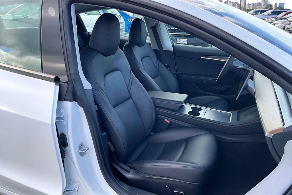 Thumbnail: 2023 Tesla Model 3 - 11