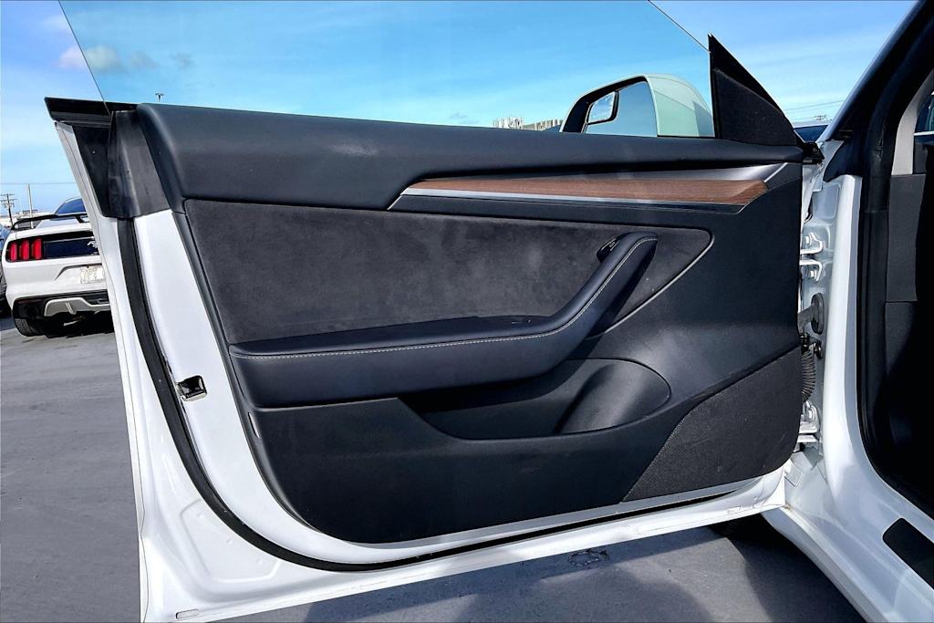 Thumbnail: 2023 Tesla Model 3 - 27