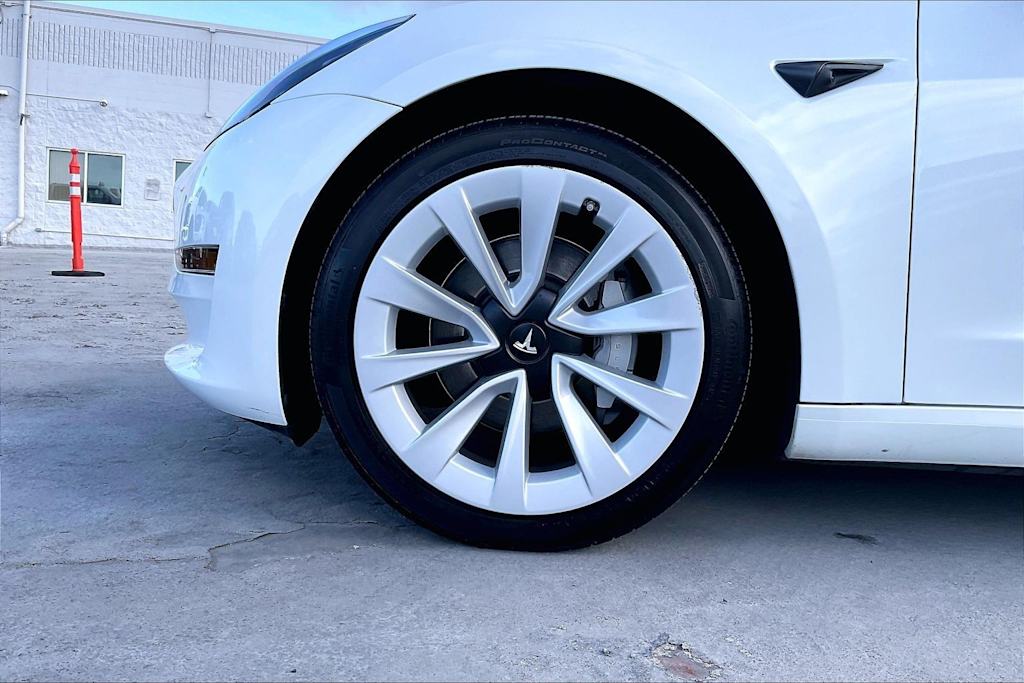 Thumbnail: 2023 Tesla Model 3 - 8