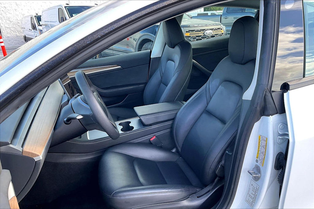 Thumbnail: 2023 Tesla Model 3 - 10