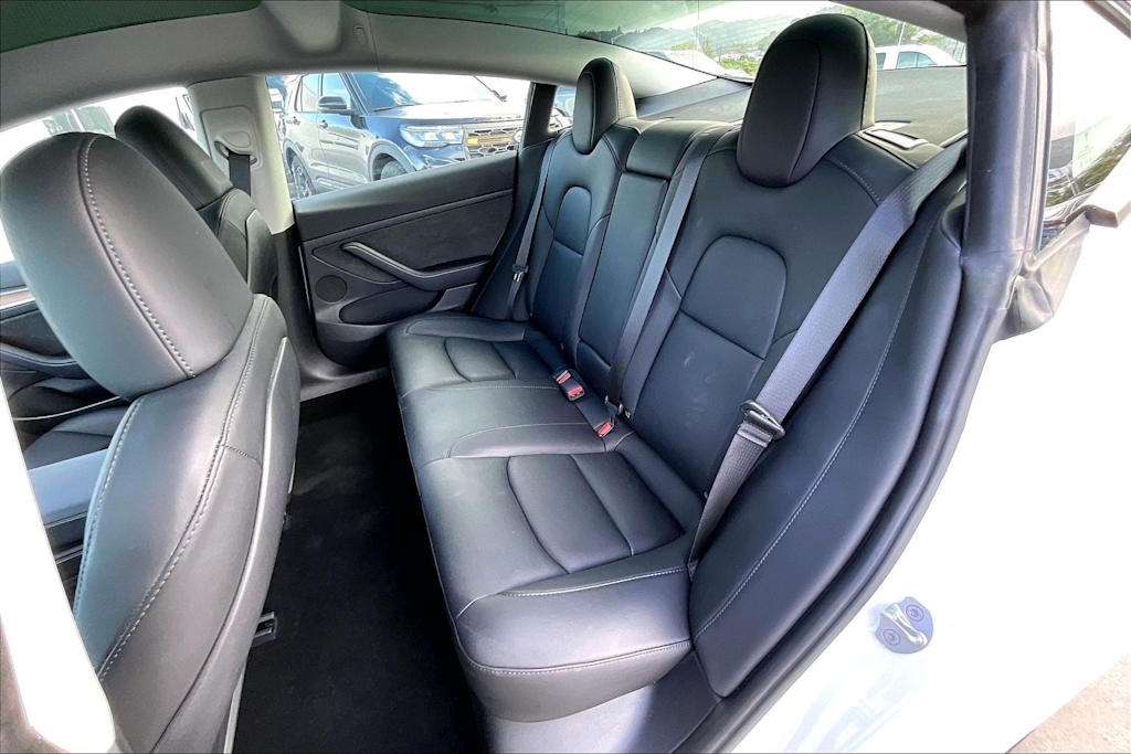 Thumbnail: 2023 Tesla Model 3 - 29