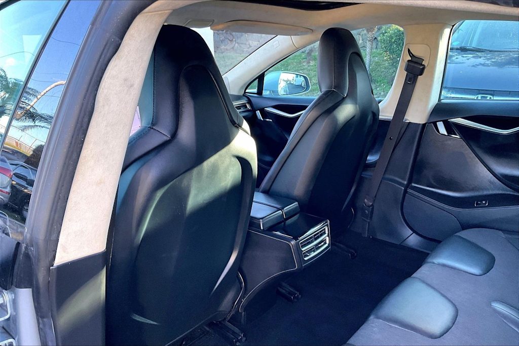 Thumbnail: 2016 Tesla Model S - 11