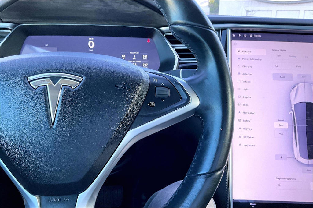Thumbnail: 2016 Tesla Model S - 26