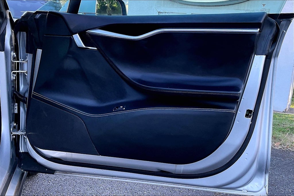Thumbnail: 2016 Tesla Model S - 28