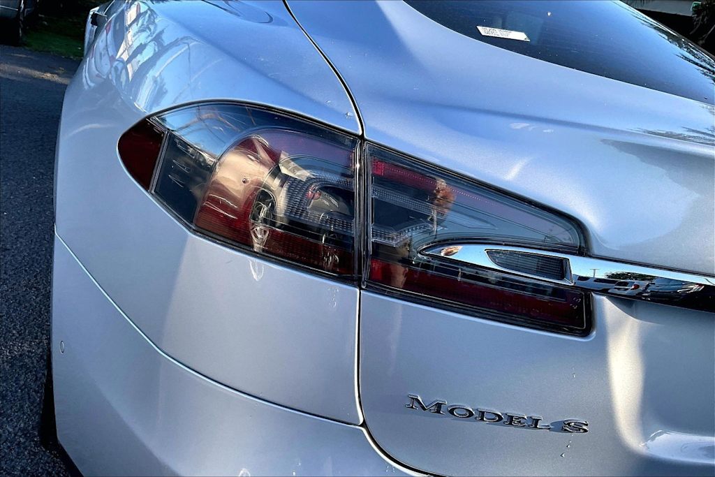 Thumbnail: 2016 Tesla Model S - 32