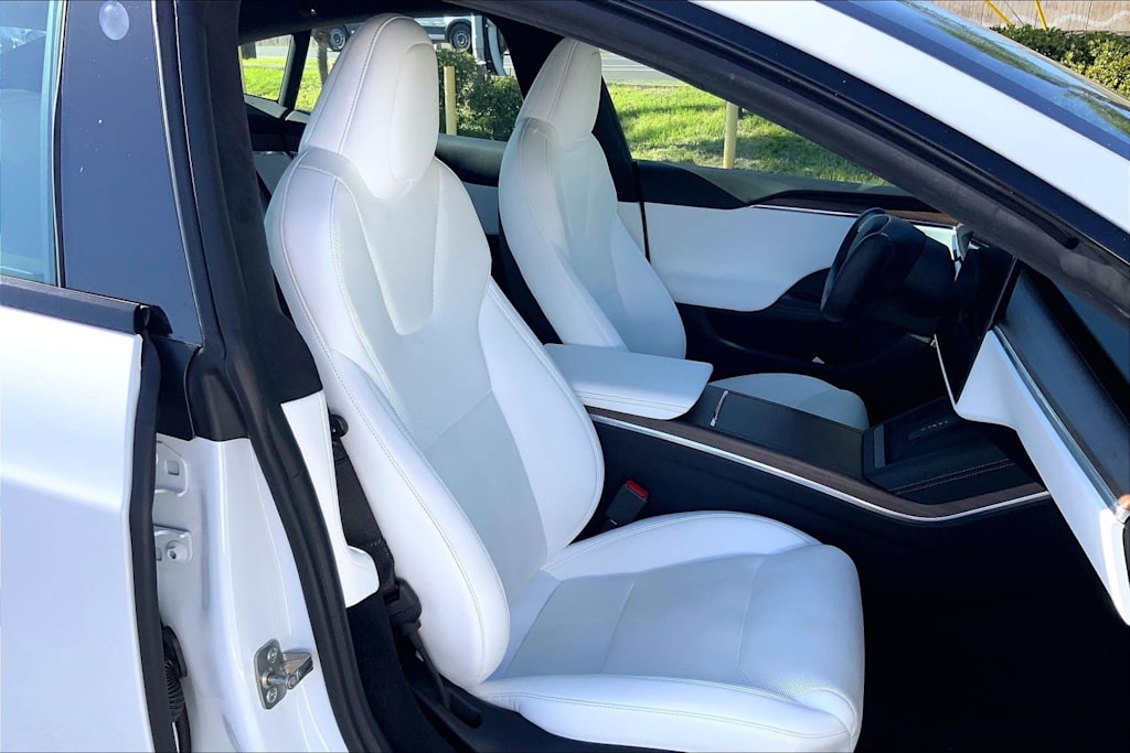 Thumbnail: 2022 Tesla Model S - 11