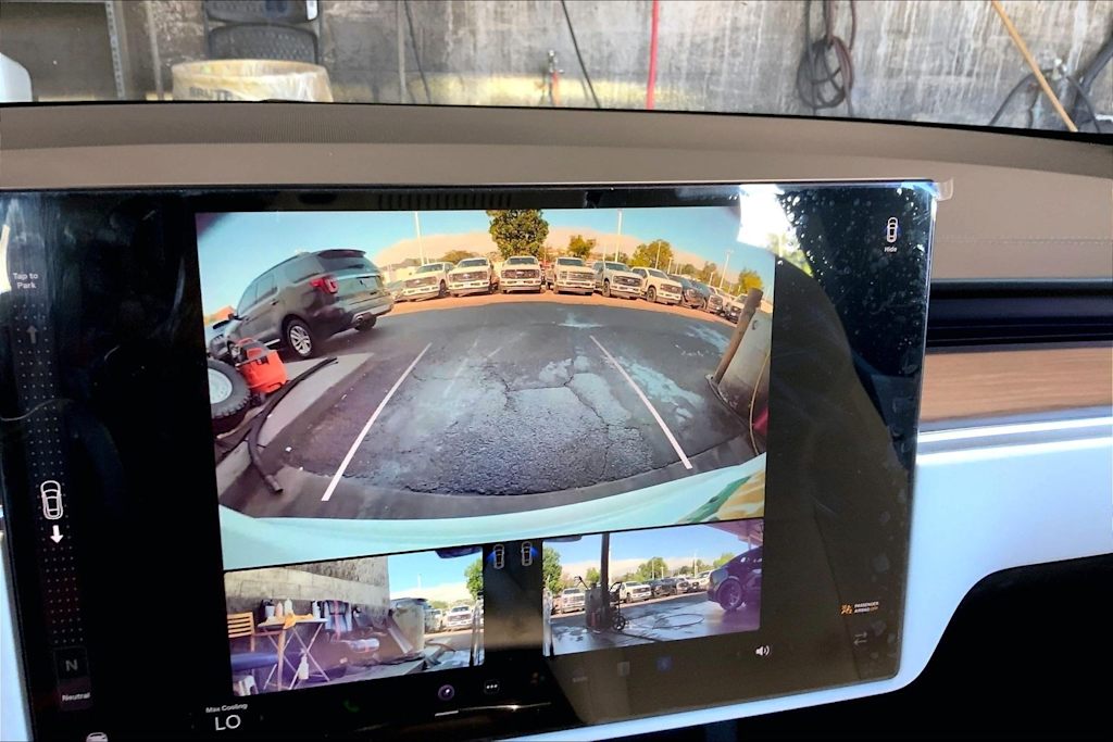 Thumbnail: 2022 Tesla Model S - 26