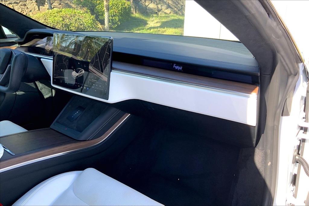 Thumbnail: 2022 Tesla Model S - 14