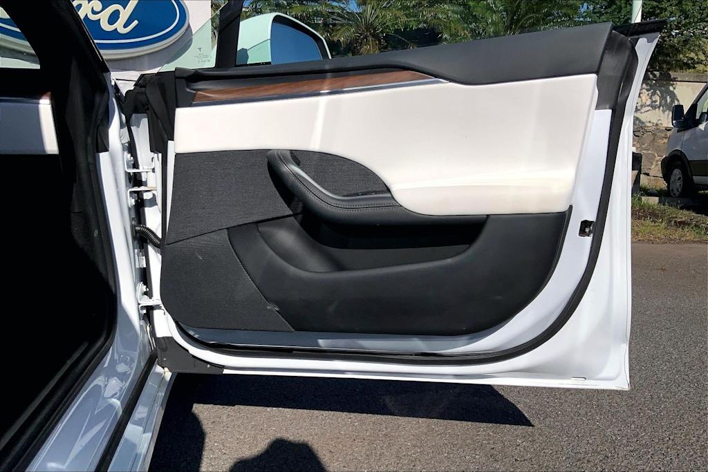 Thumbnail: 2022 Tesla Model S - 28