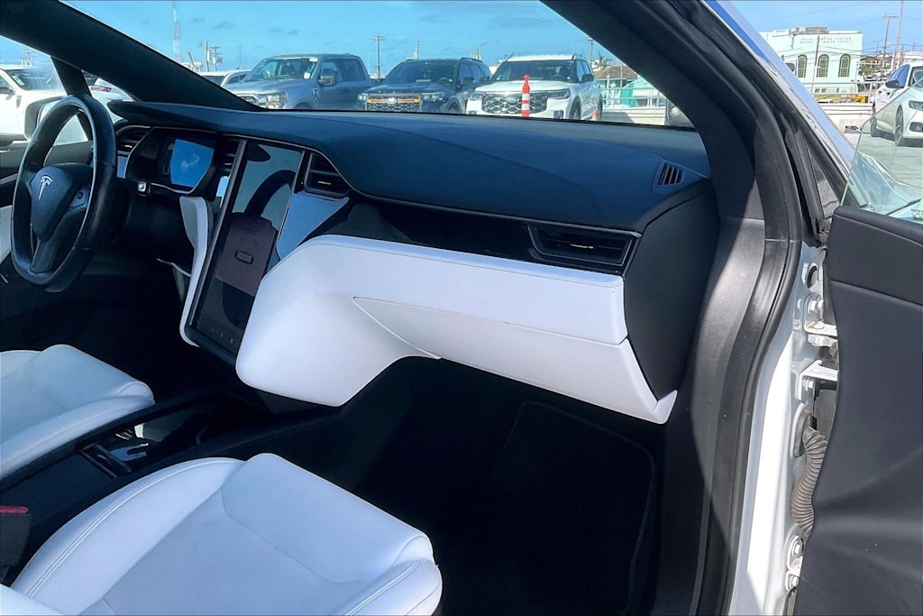 Thumbnail: 2020 Tesla Model X - 14