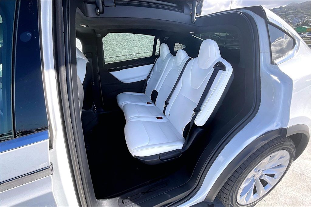 Thumbnail: 2020 Tesla Model X - 29
