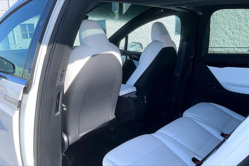 Thumbnail: 2020 Tesla Model X - 12