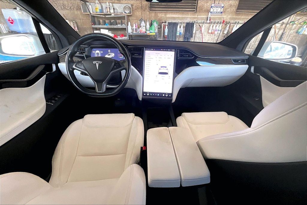 Thumbnail: 2020 Tesla Model X - 9