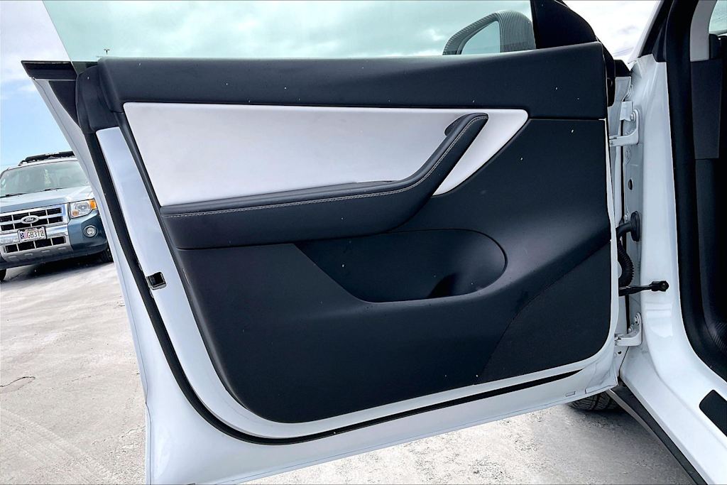 Thumbnail: 2021 Tesla Model Y - 27