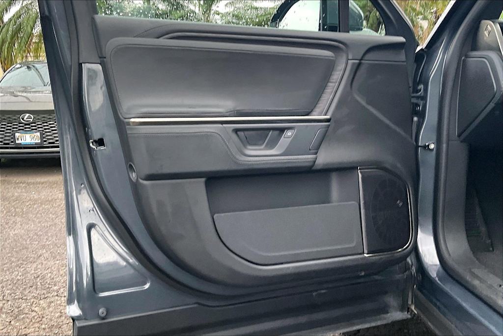 Thumbnail: 2025 Rivian R1T - 27