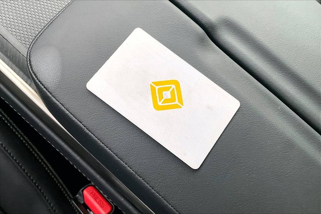 Thumbnail: 2025 Rivian R1T - 17