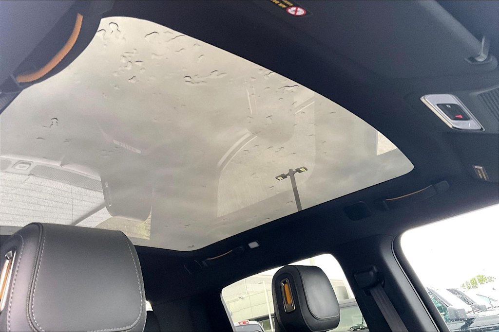 Thumbnail: 2025 Rivian R1T - 30