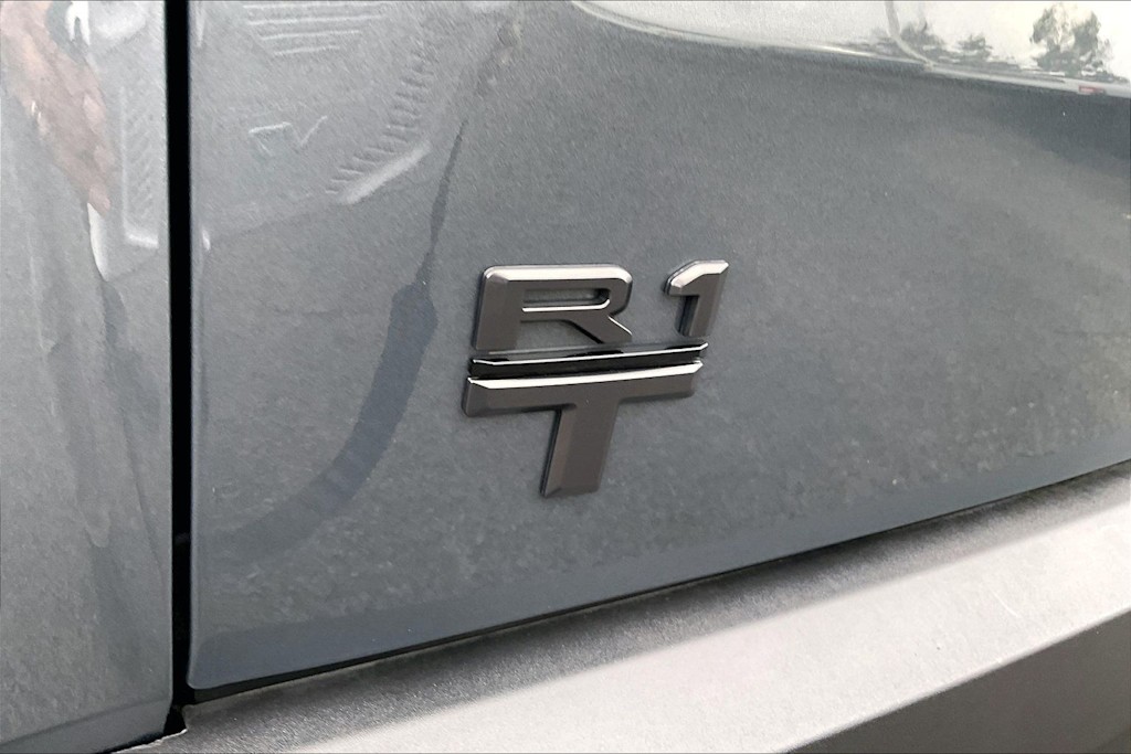 Thumbnail: 2025 Rivian R1T - 7