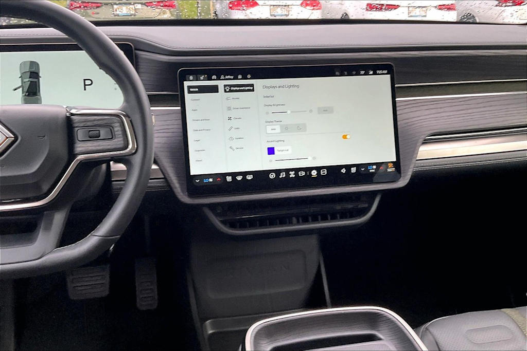 Thumbnail: 2025 Rivian R1T - 15