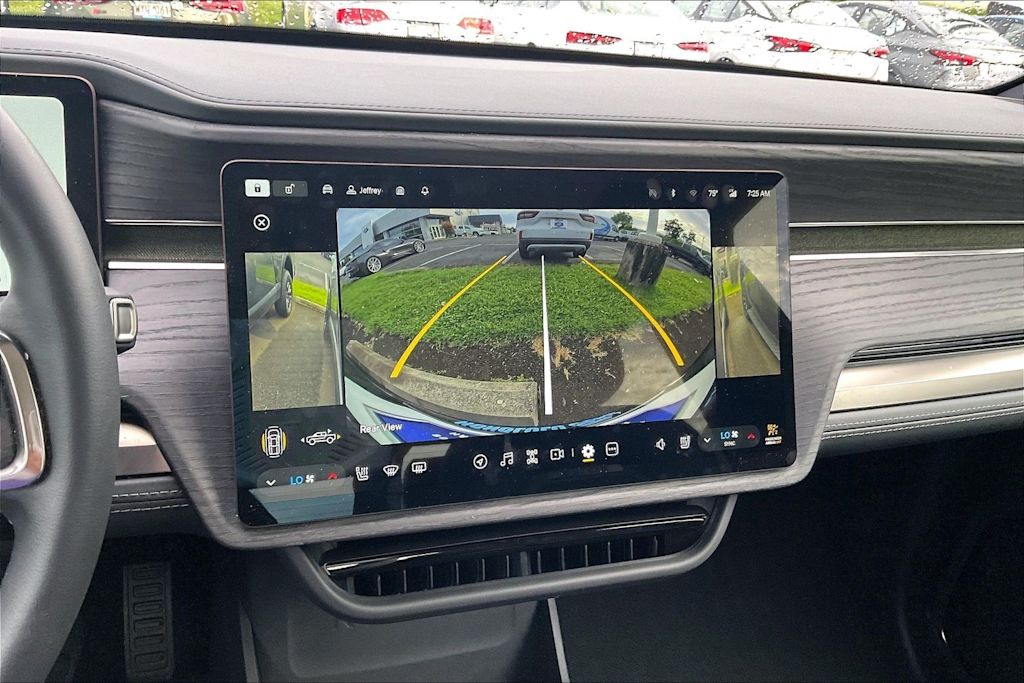 Thumbnail: 2025 Rivian R1T - 26