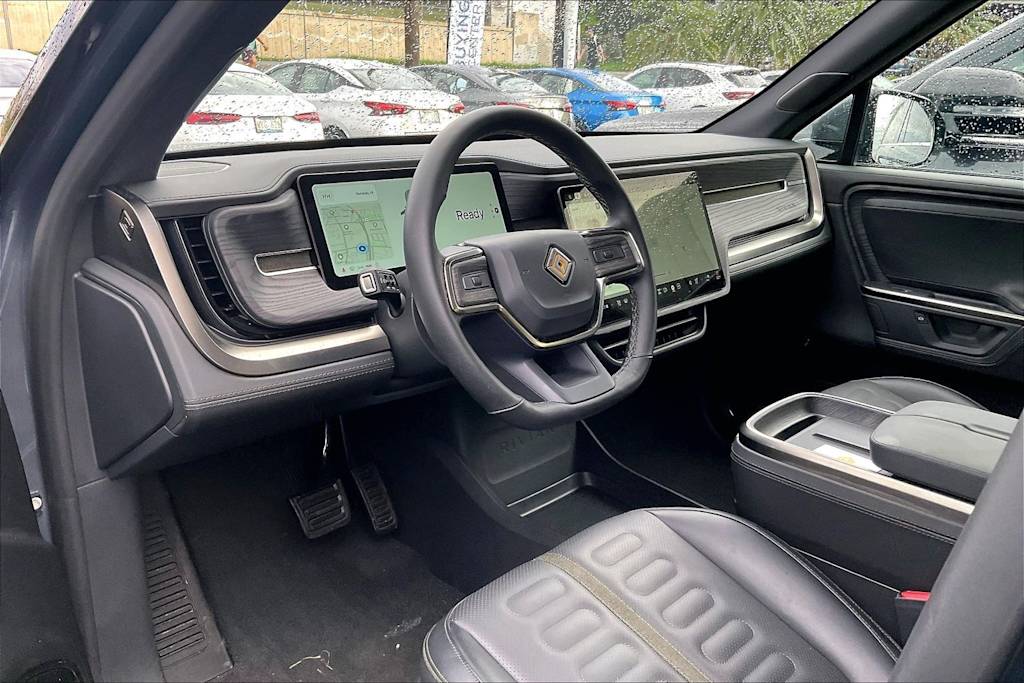 Thumbnail: 2025 Rivian R1T - 2