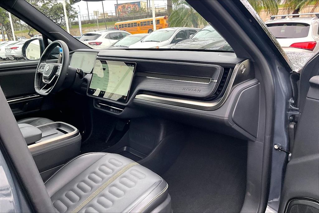 Thumbnail: 2025 Rivian R1T - 23