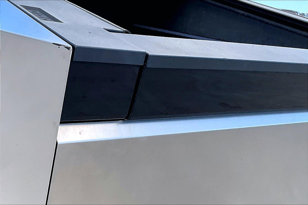 Thumbnail: 2024 Tesla Cybertruck - 32