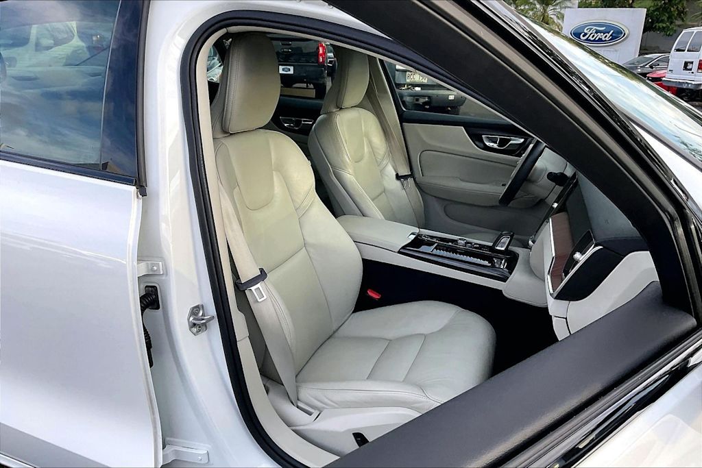 Thumbnail: 2021 Volvo S60 - 12