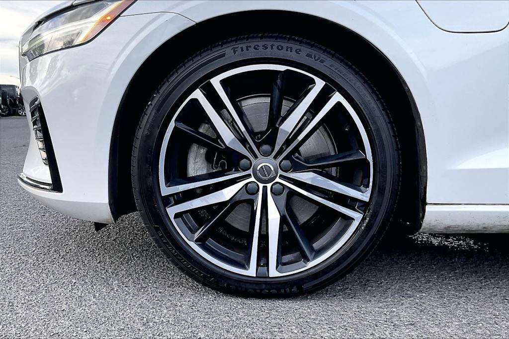 Thumbnail: 2021 Volvo S60 - 8