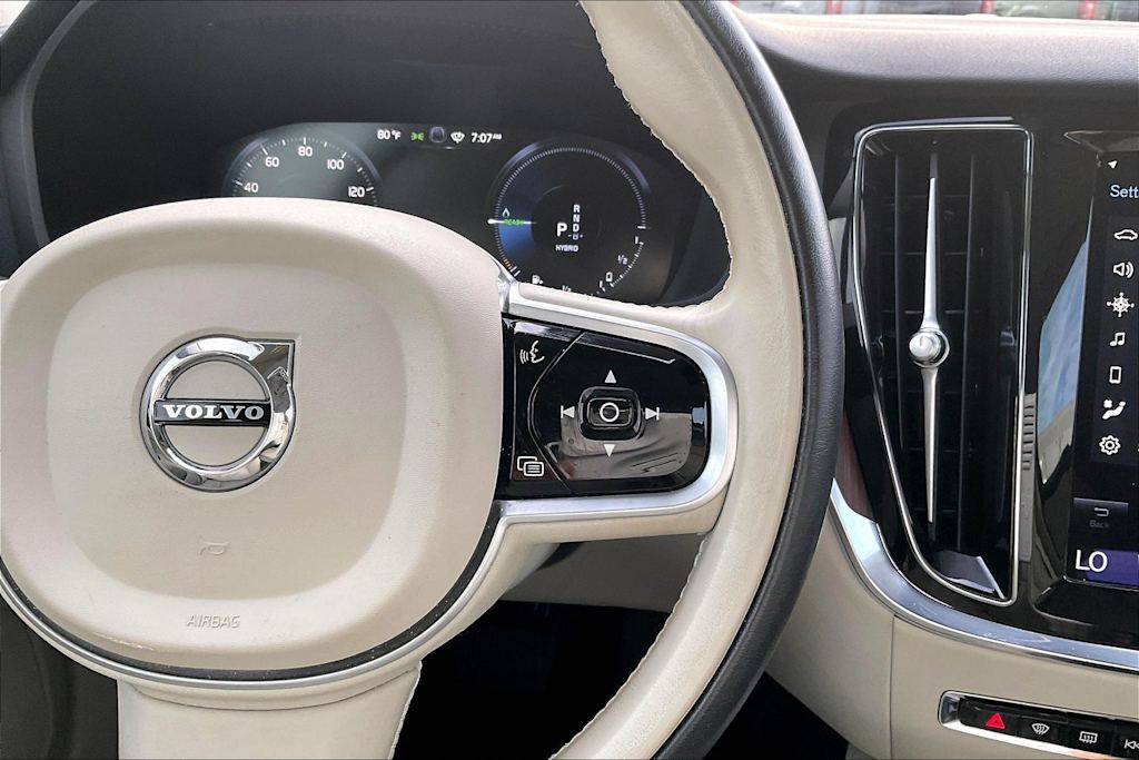 Thumbnail: 2021 Volvo S60 - 25