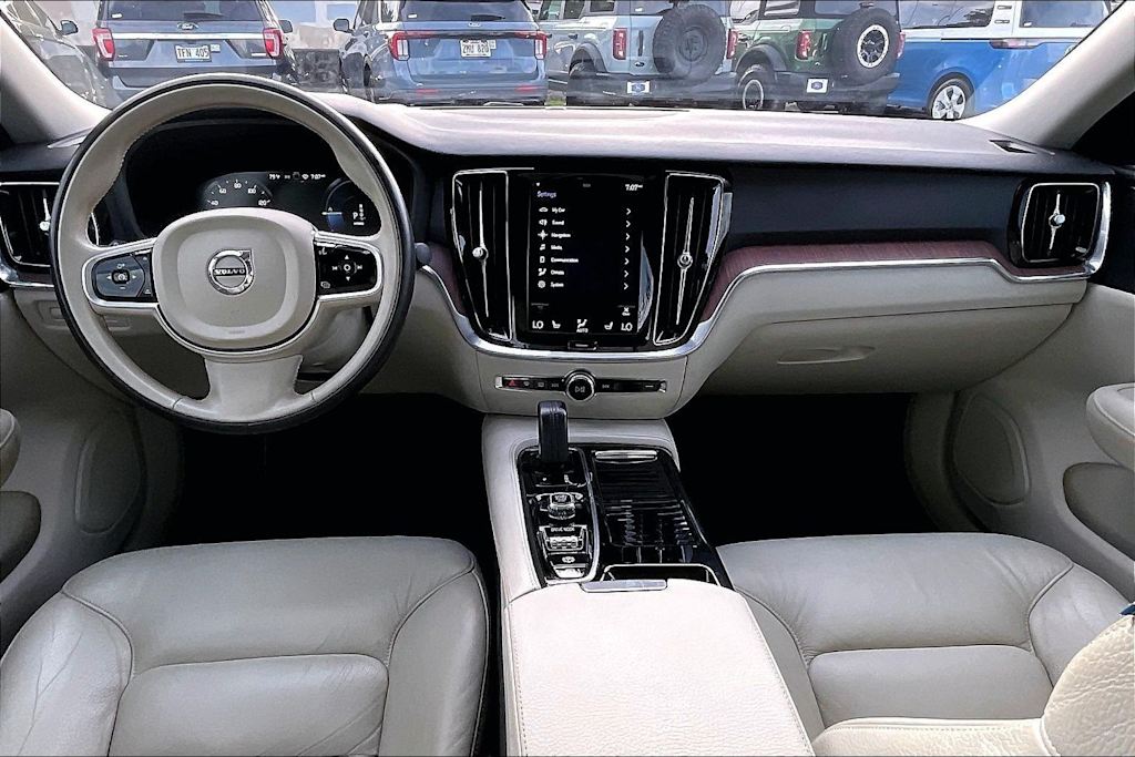 Thumbnail: 2021 Volvo S60 - 10