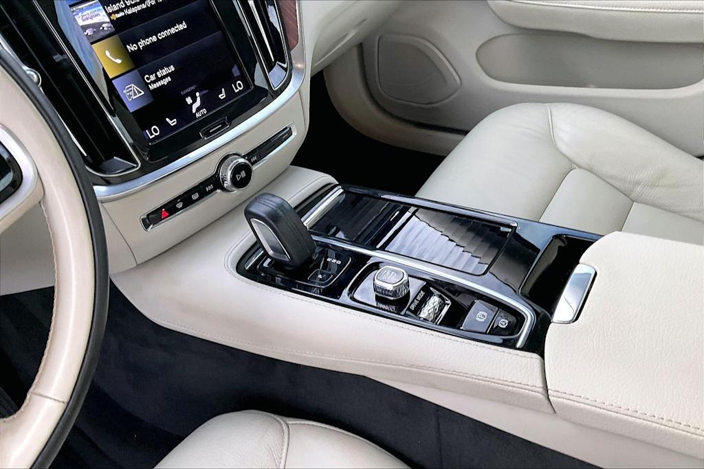 Thumbnail: 2021 Volvo S60 - 17