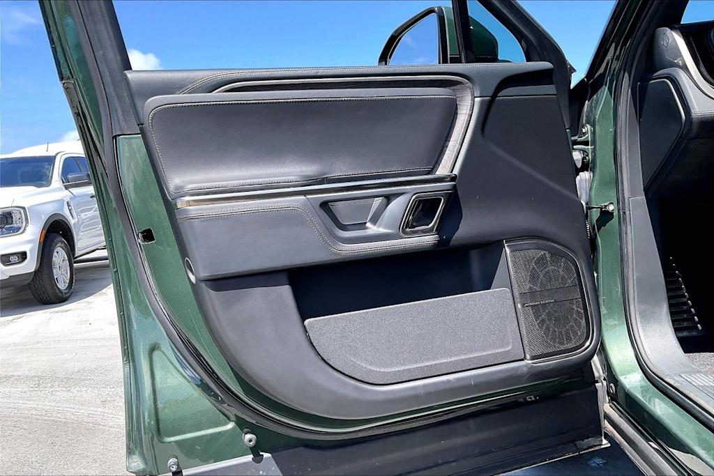 Thumbnail: 2023 Rivian R1S - 27