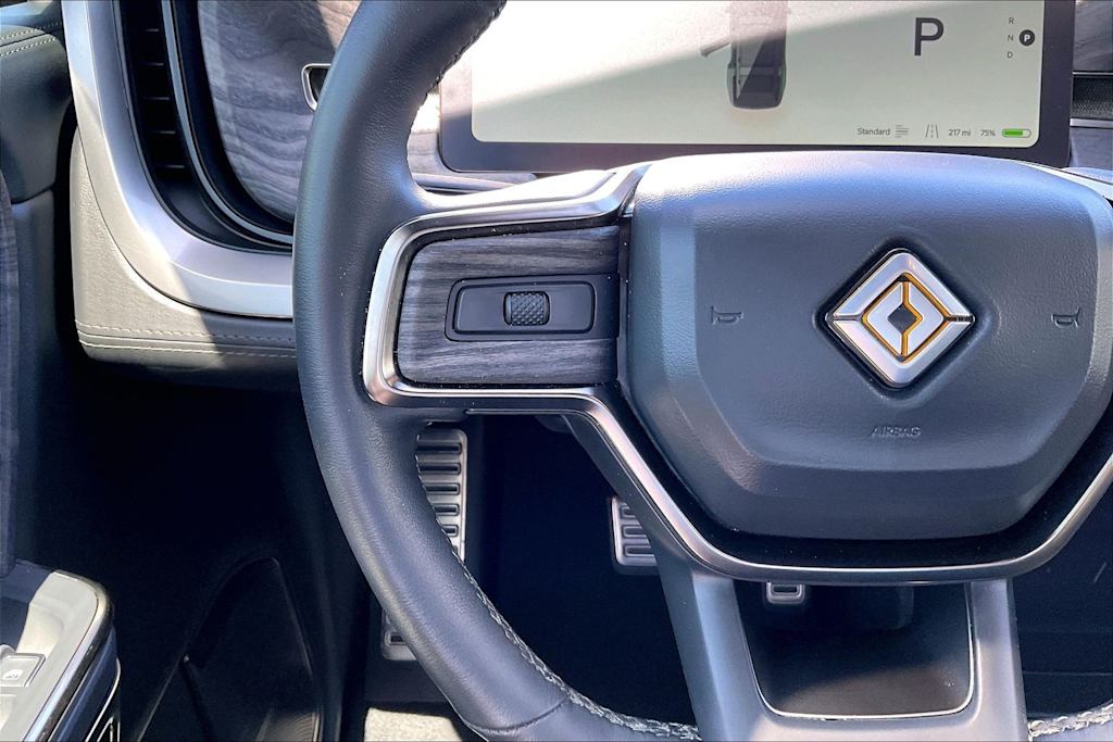 Thumbnail: 2023 Rivian R1S - 24