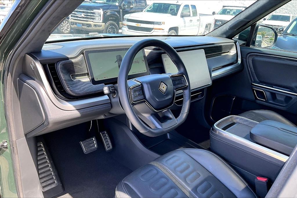 Thumbnail: 2023 Rivian R1S - 2