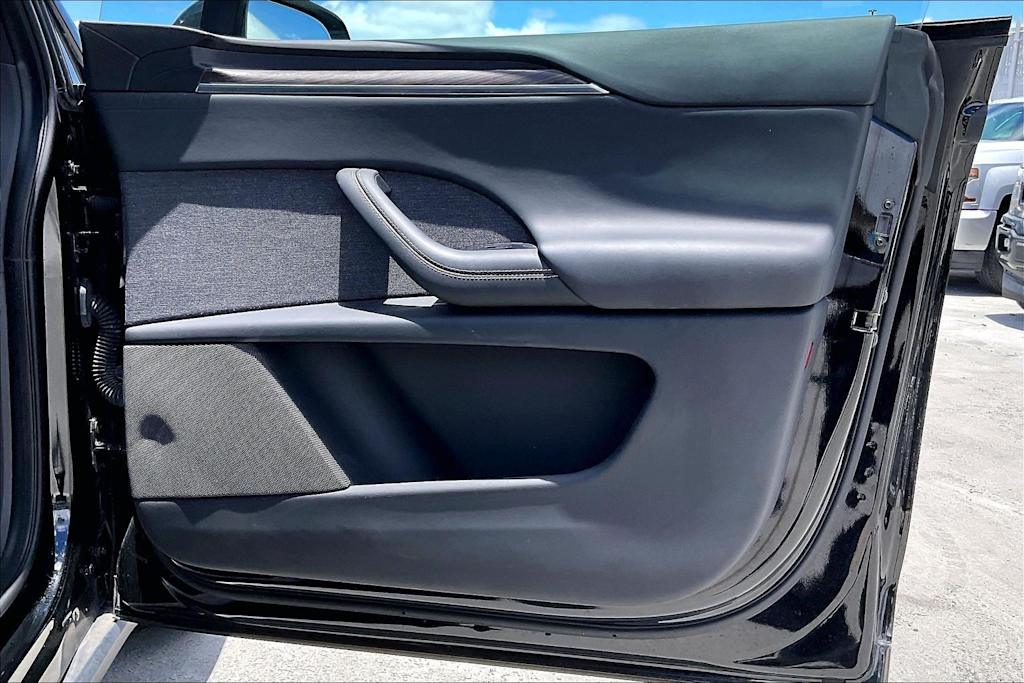 Thumbnail: 2023 Tesla Model X - 29