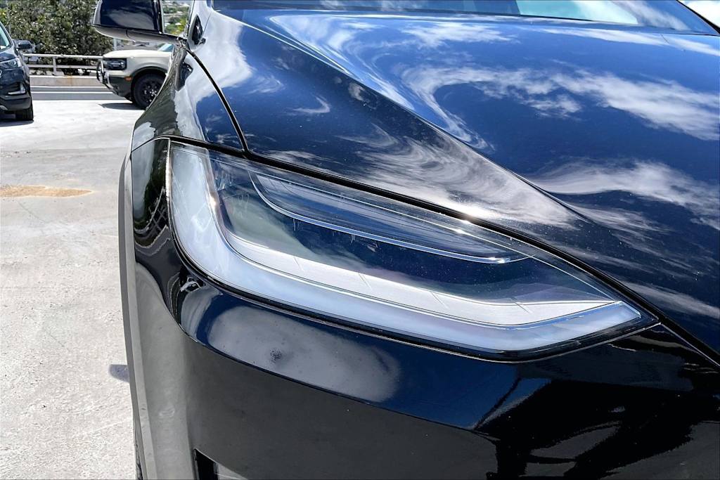 Thumbnail: 2023 Tesla Model X - 32