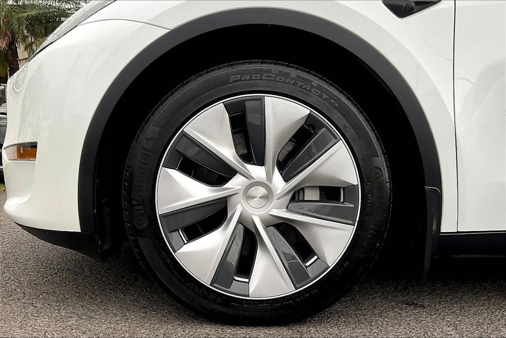 Thumbnail: 2023 Tesla Model Y - 8
