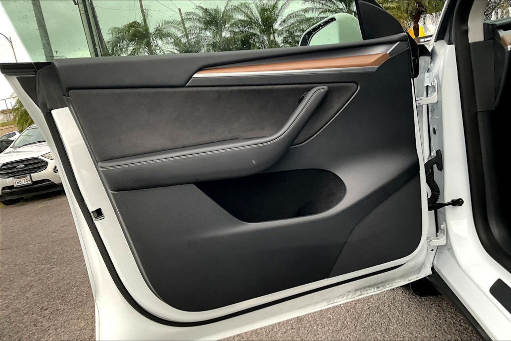 Thumbnail: 2023 Tesla Model Y - 27
