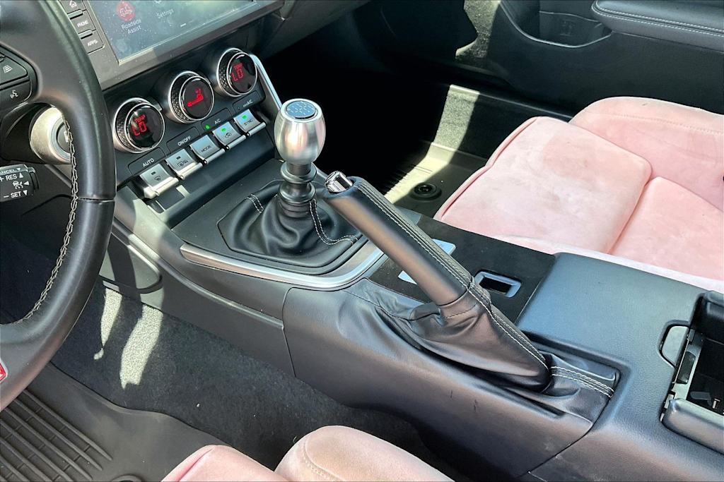 Thumbnail: 2025 Toyota GR86 - 15