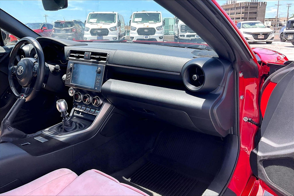 Thumbnail: 2025 Toyota GR86 - 13