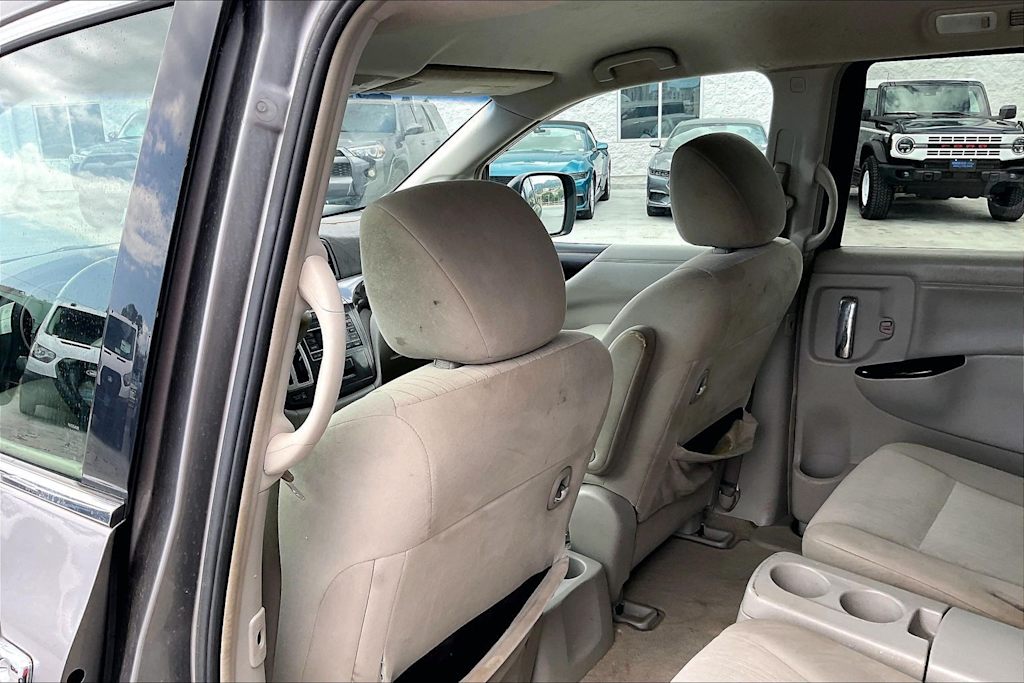 Thumbnail: 2011 Nissan Quest - 13