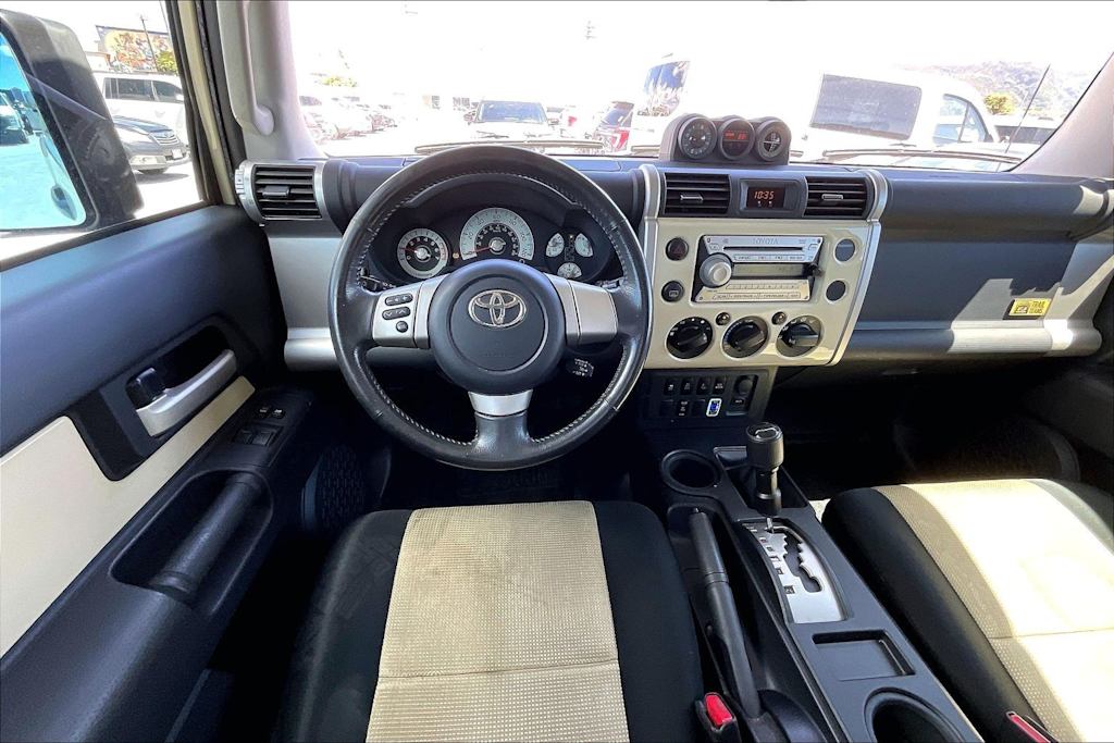Thumbnail: 2010 Toyota FJ Cruiser - 13