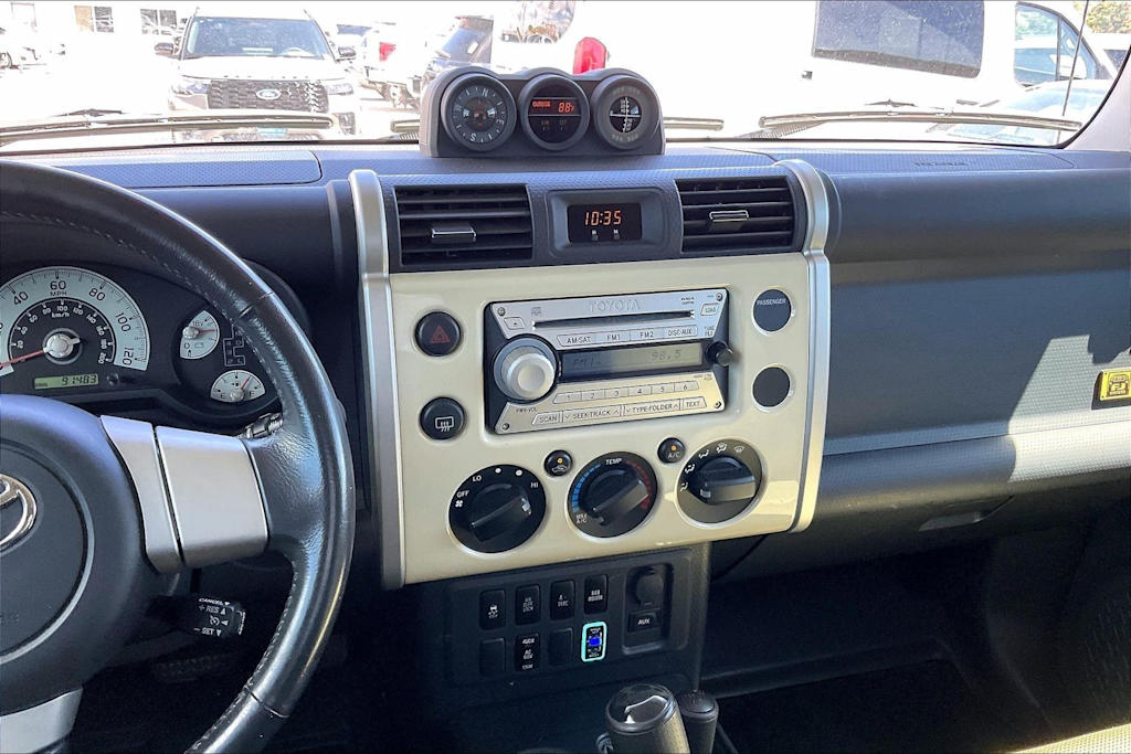 Thumbnail: 2010 Toyota FJ Cruiser - 14