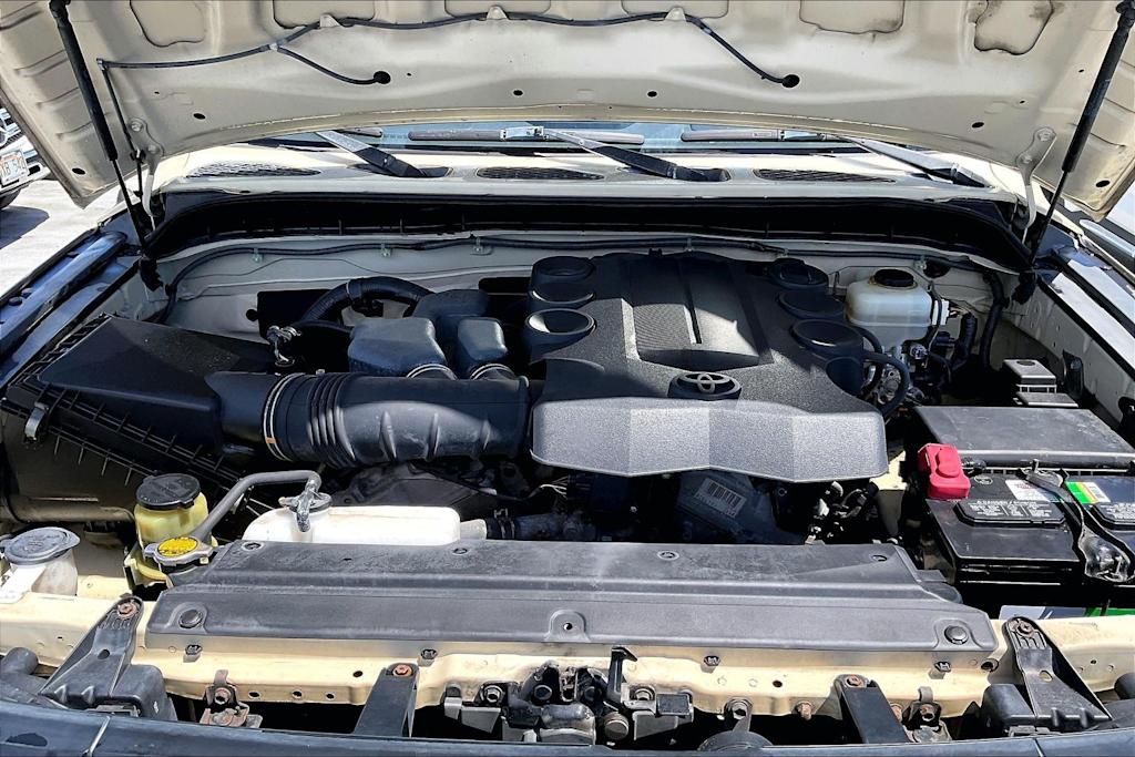Thumbnail: 2010 Toyota FJ Cruiser - 9