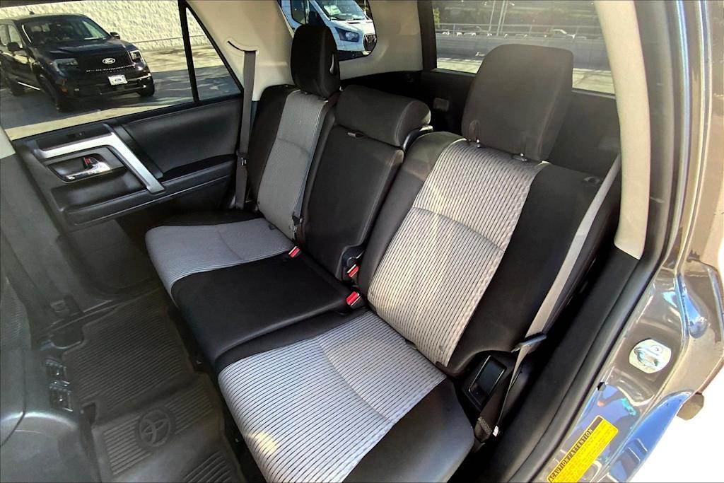 2021 Toyota 4Runner SR5 29