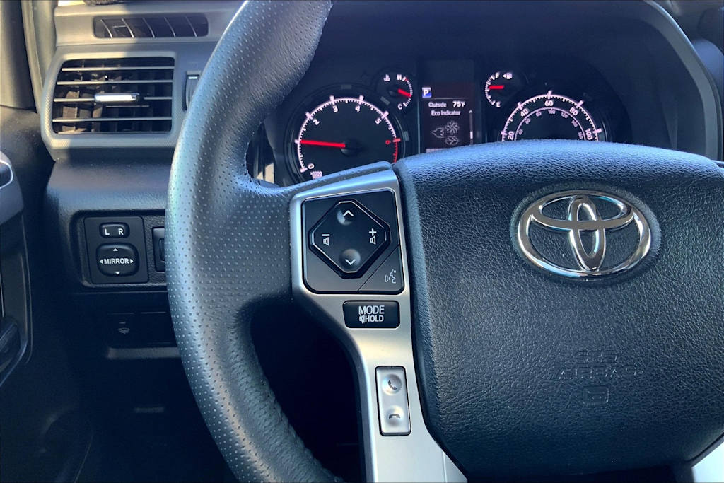 2021 Toyota 4Runner SR5 24